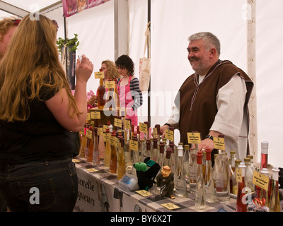 Bancarella vendendo liquori di lusso presso il Festival annuale di cibo e bevande a Leyburn nel North Yorkshire Foto Stock