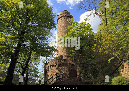 Torre meridionale con cancello di castello in castello Auerbach, vicino a Bensheim, Hessische Bergstrasse, Hesse, Germania Foto Stock