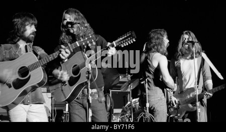 I Byrds play-UNC Chapel Hill nel 1971, Carmichael Auditorium--Clarence White, Roger McGuinn, Gene Parsons, Skip Battin Foto Stock