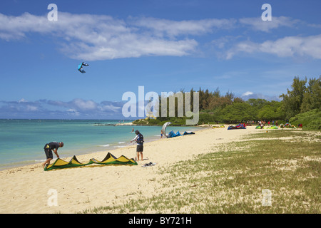 Surfer a Kanaha Beach Park, Kahului, Maui, Hawaii, USA, America Foto Stock