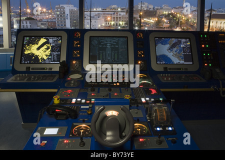 Gli strumenti sul ponte di cruiseship Silver Spirit, Cadice, Andalusia, Spagna, Europa Foto Stock