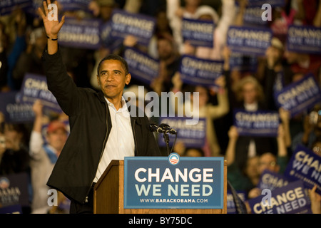 Il Presidente Obama in un Rally presso l Università di Cincinnati a Cincinnati in Ohio due giorni prima del 2008 elezioni presidenziali. Foto Stock