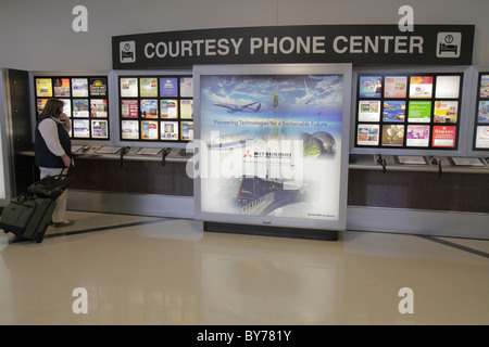Atlanta Georgia,ATL,Hartsfield Jackson Atlanta International Airport,courtesy phone center,informazioni,alloggio,annuncio,convenienza,donna donne,lugga Foto Stock