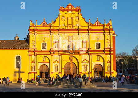 Xvi secolo San Cristobal Cattedrale di San Cristobal de las Casas, Chiapas, Messico Foto Stock