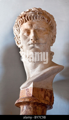 Statua scultura Busto di imperatore romano Nerone Museo Capitolino Roma Italia Foto Stock