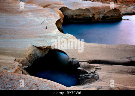 Isola di Milos, rocce vulcaniche di Sarakiniko beach (Slow Shutter speed). Foto Stock