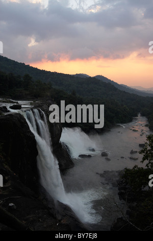 Cascata athirappilly,un famoso luogo turistico in India si trova in kerala,a sud stato dell india,thrissur,Kerala, India Foto Stock