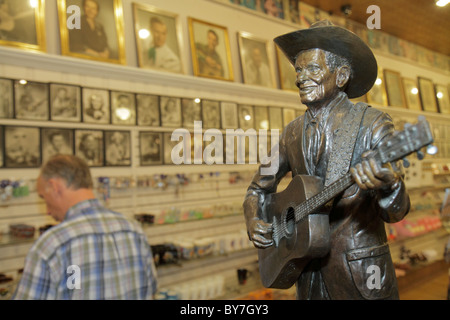 Nashville Tennessee, Music City USA, Downtown, Lower Broadway, Strip, Ernest Tubb Record shopping shopper shopping negozi mercato mercati bu Foto Stock
