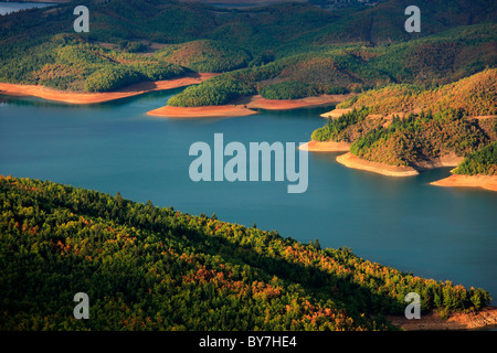 Plastiras Lake, nella prefettura di Karditsa, Tessaglia, Grecia Foto Stock