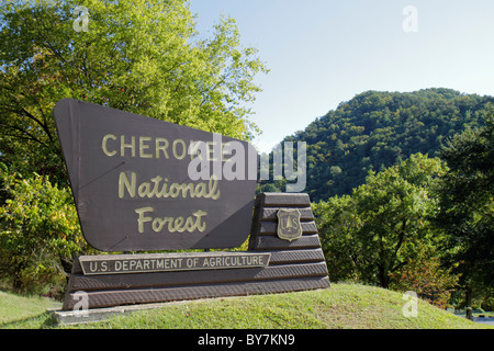 Tennessee Ocoee,Cherokee National Forest,Department of Agriculture,Federal Land,Trees,Managed resource,legname raccogliendo,ingresso segno,confine,segni, Foto Stock