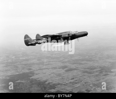 P-61 aereo in volo di prova con statoréacteur masterizzazione. Foto Stock