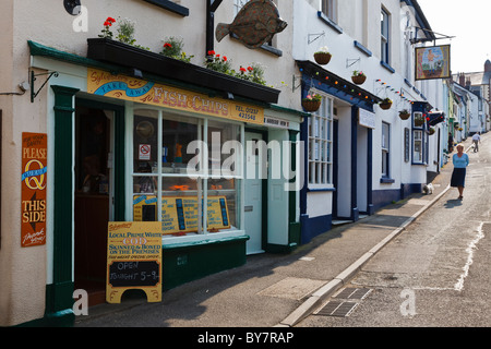 Il tradizionale pesce e Chip shop nella riunione Street, Appledore, Devon Foto Stock