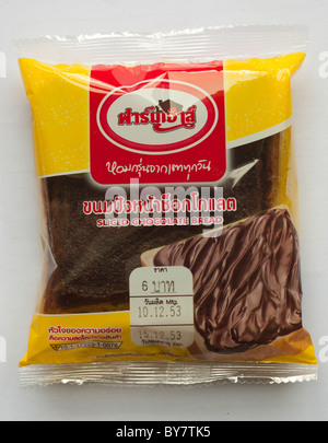 Fette di pane al cioccolato come venduto in un comodo negozio Bangkok in Thailandia Foto Stock