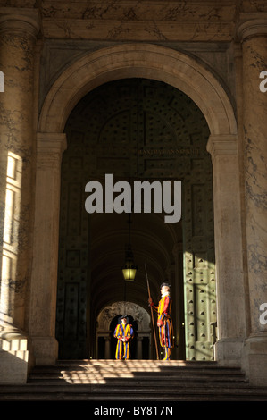 Italia, Roma, città del Vaticano, guardie svizzere Foto Stock