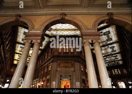 Italia, Roma, Galleria Alberto Sordi, Galleria colonna Foto Stock