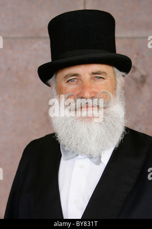 Un concorrente al mondo di barba e baffi campionati a Brighton, Inghilterra. Foto di James Boardman. Foto Stock