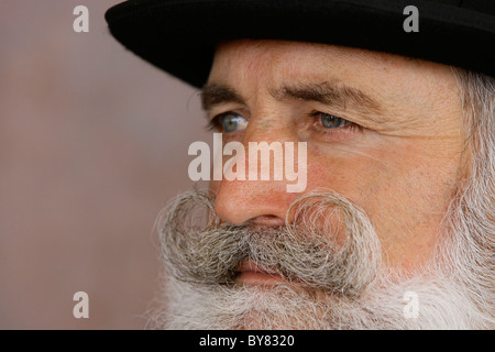 Un concorrente al mondo di barba e baffi campionati a Brighton, Inghilterra. Foto di James Boardman. Foto Stock