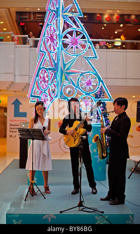 Musicisti Wisma Atria Orchard Road Singapore Foto Stock