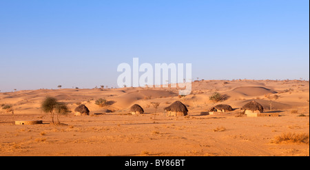 India Rajasthan, deserto di Thar, deserto tradizionale Case Foto Stock