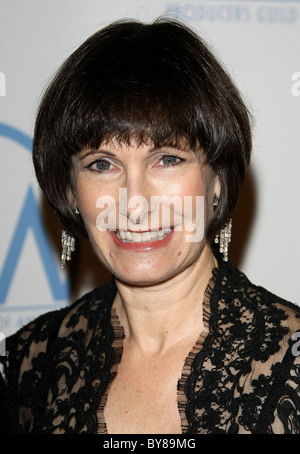 GALE ANNE HURD 22ND PRODUTTORI ANNUALE Guild of America Award BEVERLY HILLS LOS ANGELES CALIFORNIA USA 22 Gennaio 2011 Foto Stock