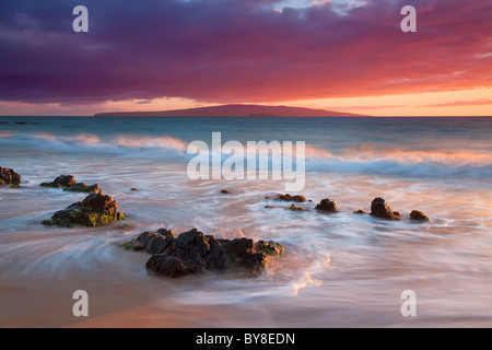 Tramonto a spiaggia di Wailea. Maui, Hawaii Foto Stock