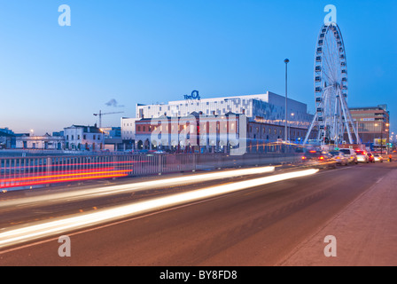 Point Village di notte Foto Stock