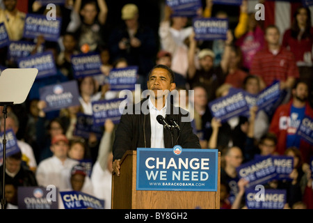 Il Presidente Obama in un Rally presso l Università di Cincinnati a Cincinnati in Ohio due giorni prima del 2008 elezioni presidenziali. Foto Stock