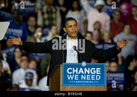 Il Presidente Obama in un Rally presso l Università di Cincinnati a Cincinnati in Ohio due giorni prima del 2008 elezioni presidenziali. Foto Stock