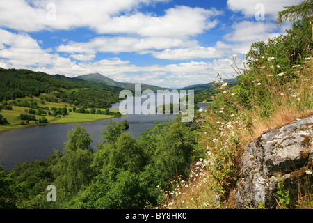 Regno Unito Scozia Tayside Perthshire Queens vista Loch Tummel e montagna di Schiehallion Foto Stock