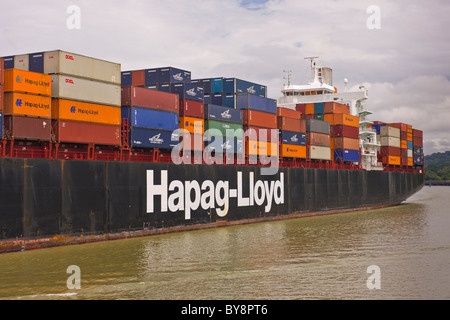 PANAMA - Hapag-Lloyd Container nave sul Canale di Panama. Foto Stock