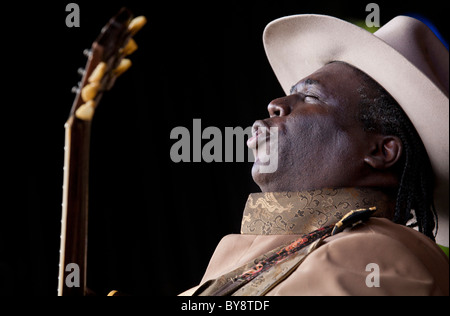 Eugene 'Hideaway' Ponti effettuando al 2010 Linton Music Festival, Herefordshire, England, Regno Unito Foto Stock