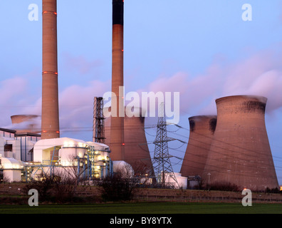 Ferrybridge Coal Fired Power Station, nello Yorkshire, Inghilterra, Regno Unito Foto Stock