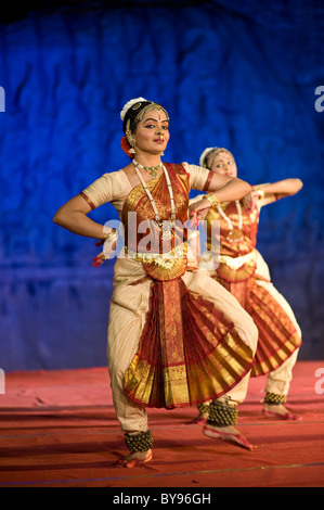 Mamallapuram dance festival 2011. Un mese lungo la celebrazione di musica classica e folk dance da tutte le parti dell India. Foto Stock