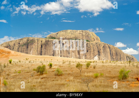 Fandana (il gateway a sud), una formazione di roccia a fianco della RN7 road nel sud-ovest del Madagascar. Foto Stock