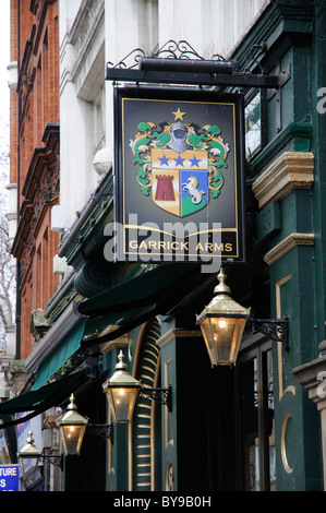 I bracci di Garrick appeso un cartello di pub nel centro di Londra Inghilterra REGNO UNITO Foto Stock