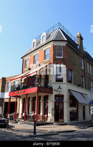 Regno Unito west London chiswick cafe rouge a trefolo sul verde dal fiume Tamigi Foto Stock