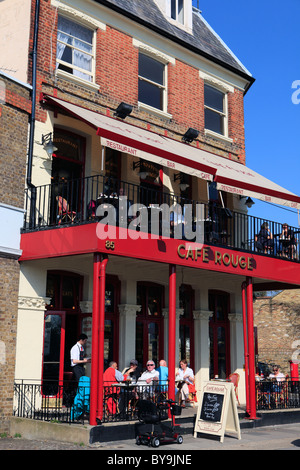 Regno Unito west London chiswick cafe rouge a trefolo sul verde dal fiume Tamigi Foto Stock