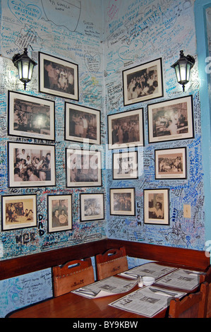 All'interno del famoso bar a l'avana Foto Stock