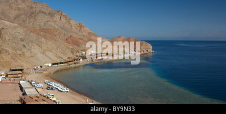 Blue Hole diving ubicazione, Dahab, Mar Rosso, Egitto, Africa Foto Stock