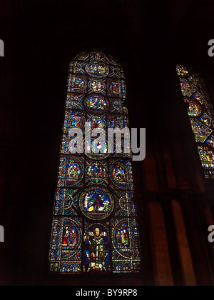 Canterbury Kent England la Cattedrale di Canterbury e vetrate raffiguranti la vita e la morte di san Tommaso Becket Foto Stock