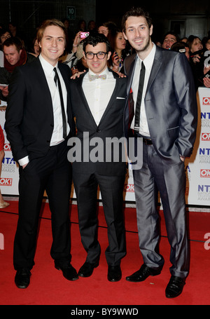 Joe Thomas, Simon Bird e Blake Harrison assiste la televisione nazionale premi al 02, Londra, 26 gennaio 2011. Foto Stock