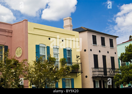 Colorata del XVIII secolo in casa nel quartiere storico di Charleston, Sc Foto Stock