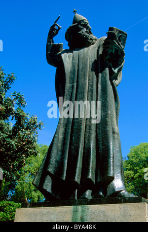 Statua al decimo secolo il vescovo Gregorio nella città di Spalato Croazia Foto Stock