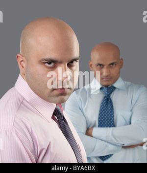 Ritratto di due dirigenti calvo Foto Stock
