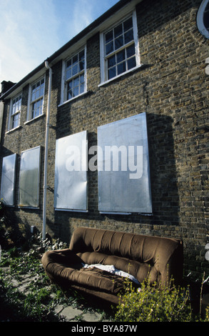 Svuotare intavolato Nunhead proprietà, Londra SE15 London Inghilterra England Foto Stock