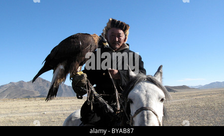 Eagle del cacciatore del figlio Anno : 2009 Germania / Svezia Direttore : René Bo Hansen Mardan due Matei Foto Stock