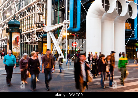 Al di fuori del centro di Arte Contemporanea Georges Pompidou, Parigi, Francia Foto Stock