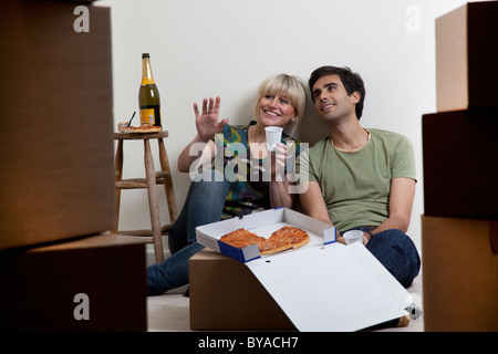 Le coppie prima notte nel nuovo appartamento Foto Stock