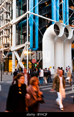 Al di fuori del centro di Arte Contemporanea Georges Pompidou, Parigi, Francia Foto Stock