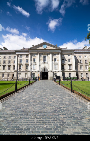 Il Trinity College di Dublino. Tutti i marchi registrati e i volti sono stati clonati. Foto Stock